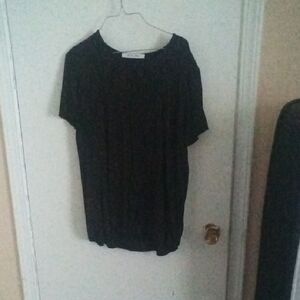 Black Short Sleeve Top